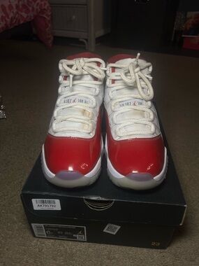 🍒CHERRY RED JORDAN 11’s🍒